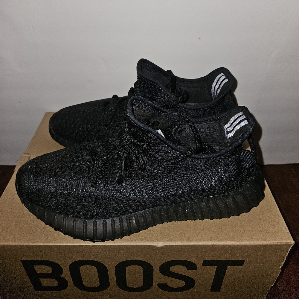 Adidas Yeezy 350, 6½, Onyx/ Black